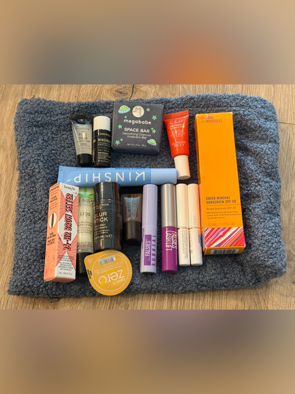 Make up bag with Mini sized product